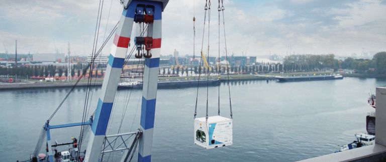 Alfen energy storage solution harbour mobile battery crane