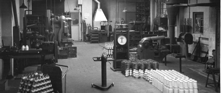 May 1937 Oprichting J van Alfen’s fabriek van hoog– en laagspanningsapparaten Hilversum.jpg